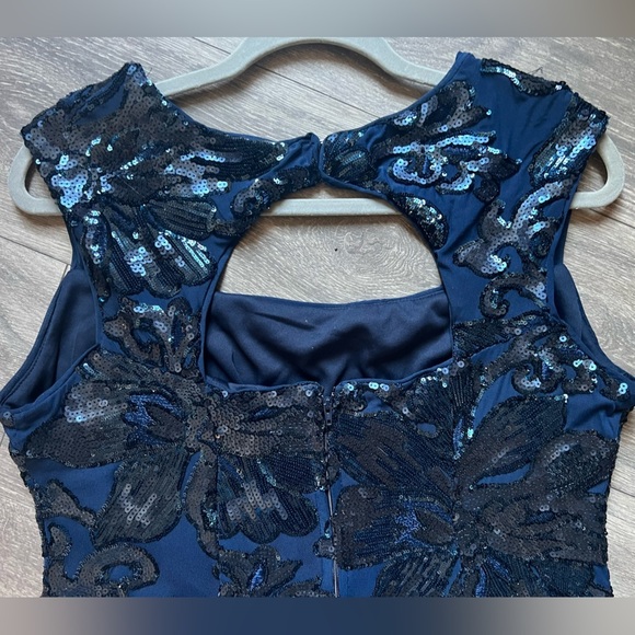 Marina sequin party dress in navy. Size 16 NWOT! - Picture 9 of 12